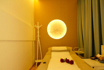 青岛市北区日式指压的寂静美学：在按压中听见雪落的声音